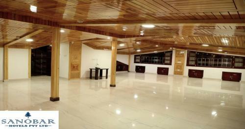 Hotel Sanobar The Grand White