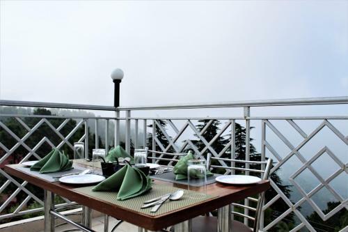 Hotel Lotus Inn Hill View