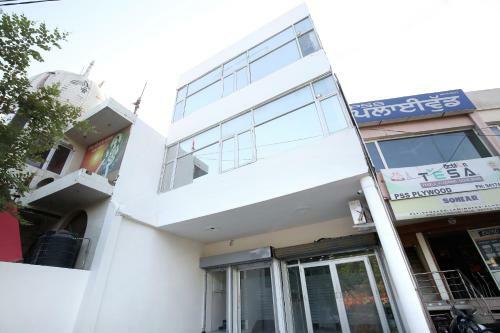 Hotel Oyo 16969 The Nest