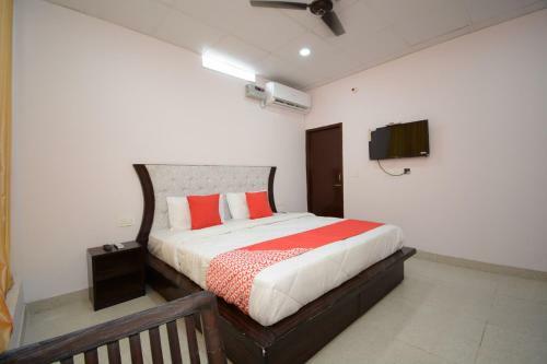 Oyo 30898 Hotel Kdm