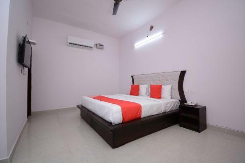 Oyo 30898 Hotel Kdm