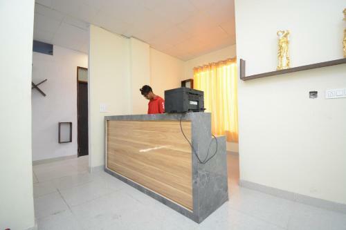 Oyo 30898 Hotel Kdm