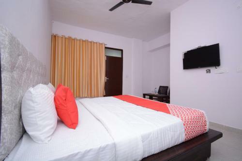 Oyo 30898 Hotel Kdm