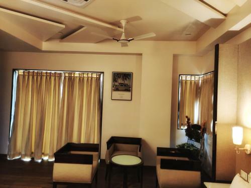 Hotel Grand Kaushalya