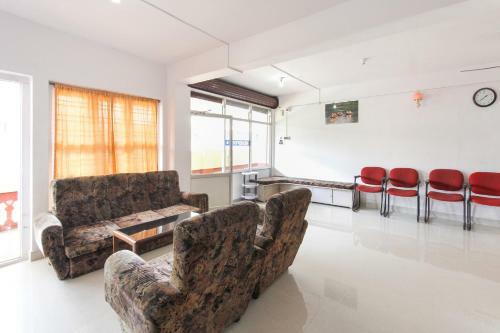 Oyo 67385 Hotel Manasa