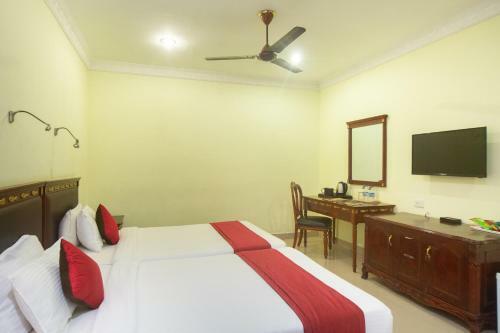 Hotel Sathyam Grand Resort