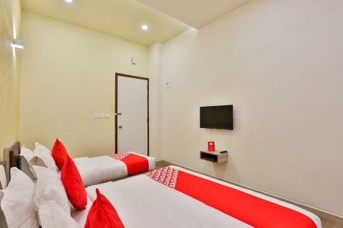 Hotel Oyo 18775 Utsav Banquet And Rooms