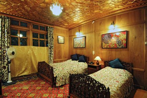 Hotel Triumph Houseboats