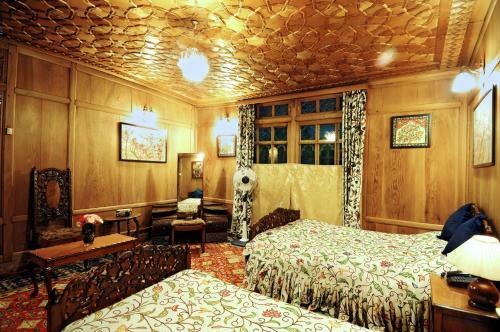 Hotel Triumph Houseboats