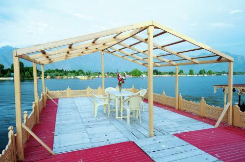 Hotel Triumph Houseboats