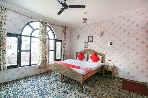 Hotel Oyo 69153 Palas Inn & Suites