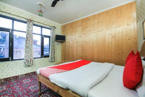 Hotel Oyo 69153 Palas Inn & Suites