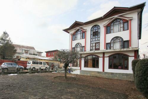 Hotel Oyo 69153 Palas Inn & Suites