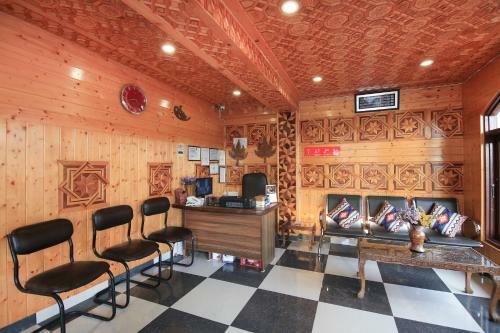 Hotel Oyo 69153 Palas Inn & Suites