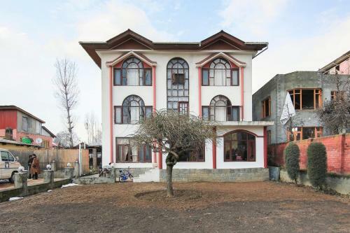 Hotel Oyo 69153 Palas Inn & Suites