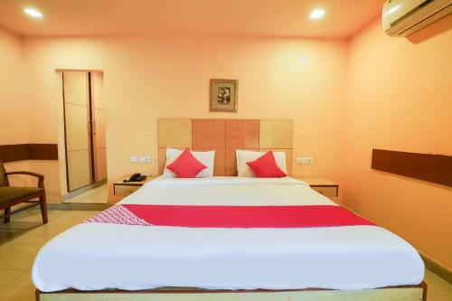 Hotel Oyo 48723 Shanthaa Residency Lodge