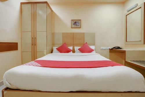 Hotel Oyo 48723 Shanthaa Residency Lodge