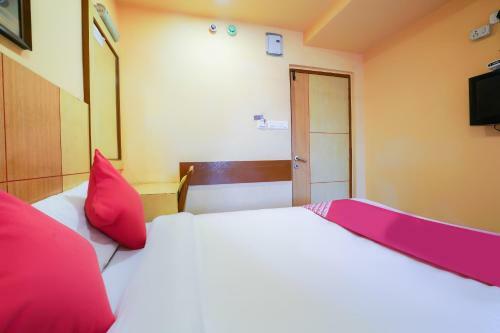 Hotel Oyo 48723 Shanthaa Residency Lodge