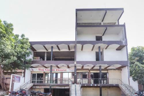 Hotel Spot On 61915 Rajdeep Paying Guest House