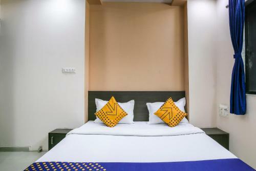 Spot On 64910 Varma Imperial Hotel