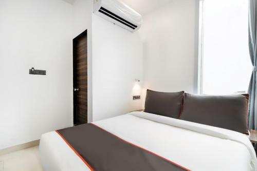 Collection O 76605 Hotel Lotus