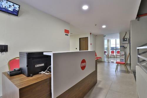 Oyo Flagship 77710 Hotel Leo