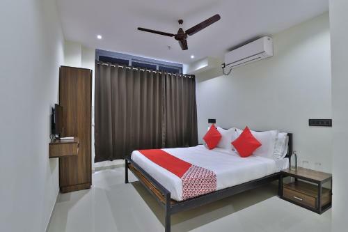 Oyo Flagship 77710 Hotel Leo