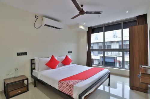 Oyo Flagship 77710 Hotel Leo