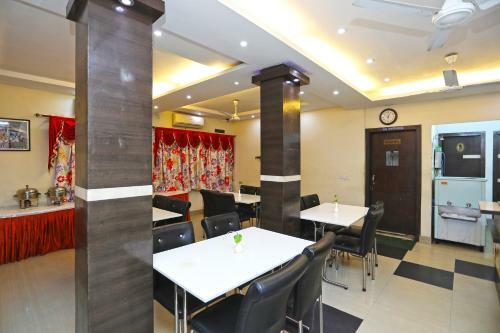 Oyo 988 Hotel Metropolis Inn