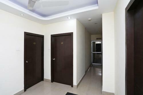 Oyo 988 Hotel Metropolis Inn