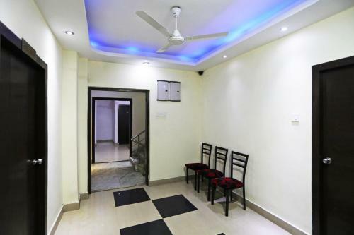 Oyo 988 Hotel Metropolis Inn