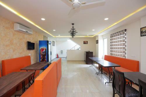 Hotel Capital O 45811 The Shriansh Agra