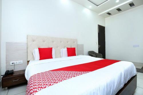 Oyo 35464 Hotel Ls