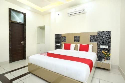 Oyo 35464 Hotel Ls