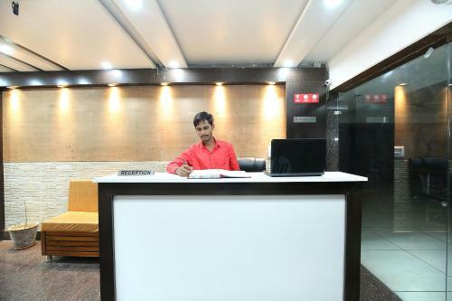 Oyo 35464 Hotel Ls