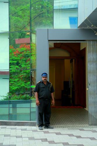 Hotel Woodside Residency