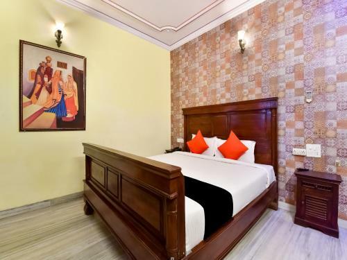 Capital O 73835 Hotel Frontier Royal & Banquet