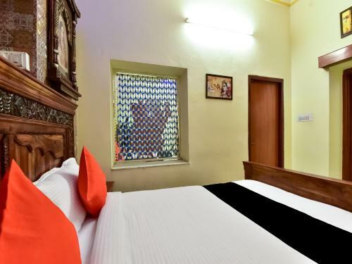 Capital O 73835 Hotel Frontier Royal & Banquet