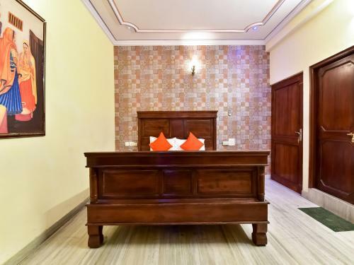 Capital O 73835 Hotel Frontier Royal & Banquet