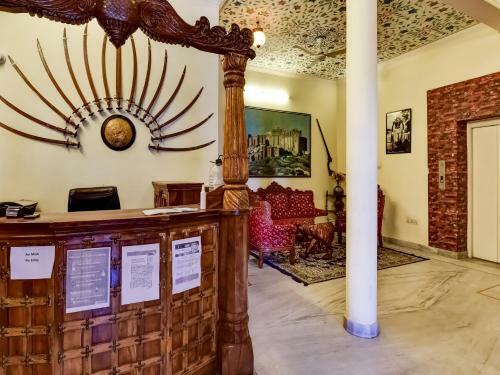 Capital O 73835 Hotel Frontier Royal & Banquet
