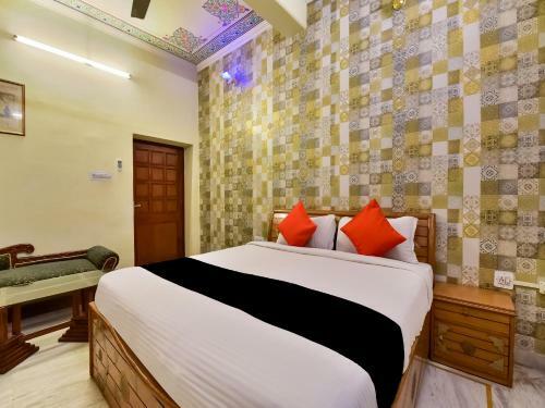 Capital O 73835 Hotel Frontier Royal & Banquet