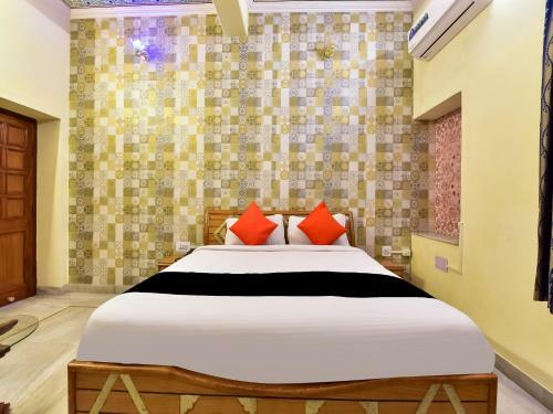 Capital O 73835 Hotel Frontier Royal & Banquet