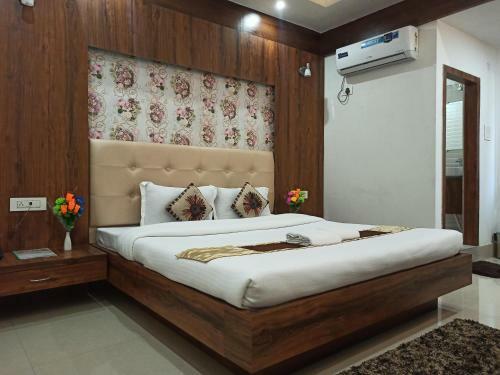 Hotel Tlb Palace