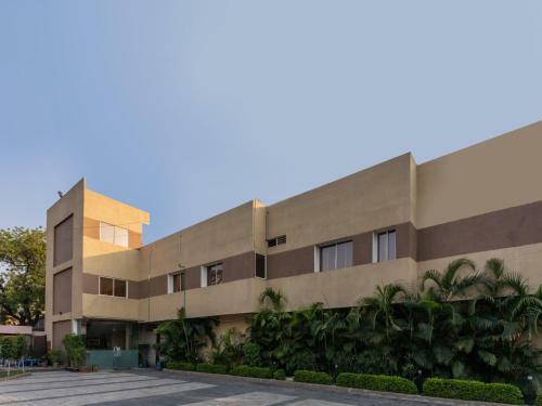 Hotel Oyo Flagship 77198 Kumili Gate
