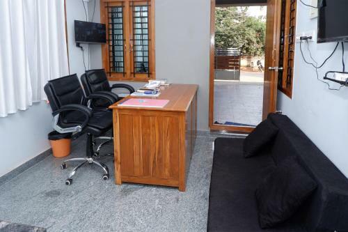 Lakshmi Service Apartment