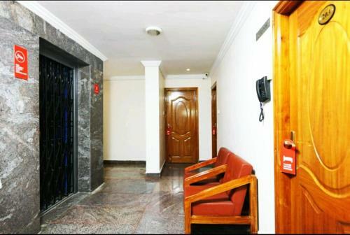 Hotel Embassy Dollars Grand