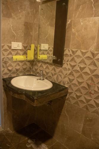 Hotel Ayilyath Golden Avenue