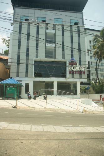 Hotel Ayilyath Golden Avenue