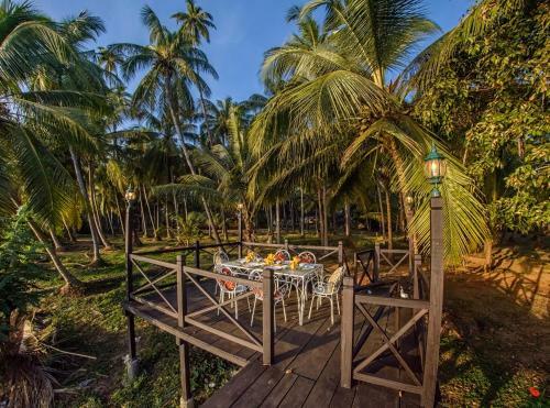 Villa Saffronstays Suvarna Sangam
