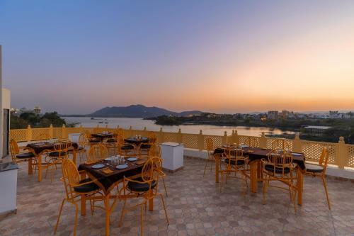 Hotel Jaydurg A Lake Retreat